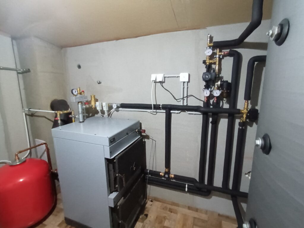 Peć na drva i akumulacijski spremnik cas 2003